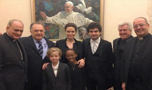 Francisco recibió a Angelina Jolie en el Vaticano