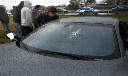 Para Gendarmería el auto de Paladini presenta "dos impactos exteriores”