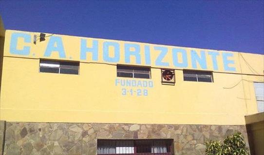 Cuatro delincuentes asaltaron el Club Horizonte con el restaurant lleno