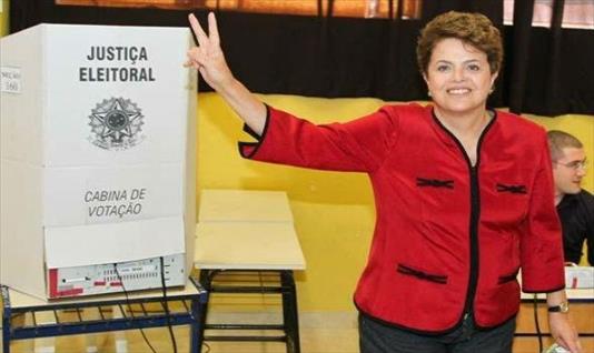 Rousseff votó temprano y dijo que la campaña tuvo "momentos lamentables"