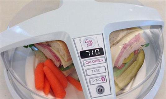 Dispositivo que cuenta las calorías en un plato de comida 